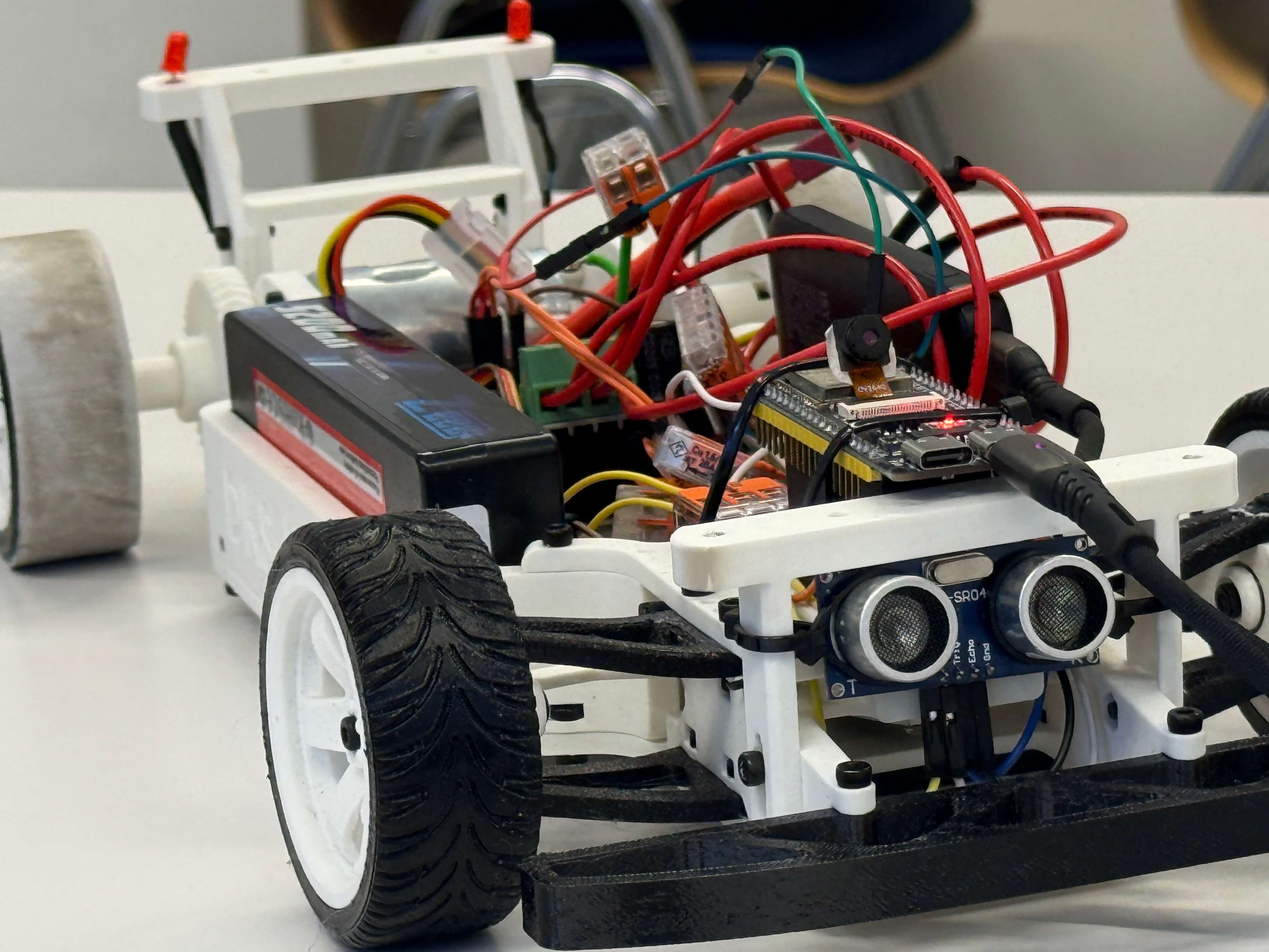 ESP32 Gesture-Controlled Car